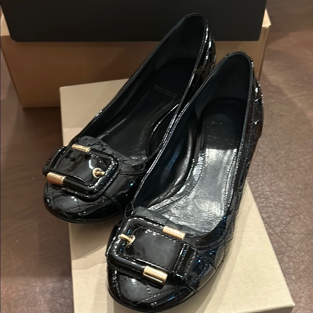 Chic Black Patent Leather Flats with Gold Buckle